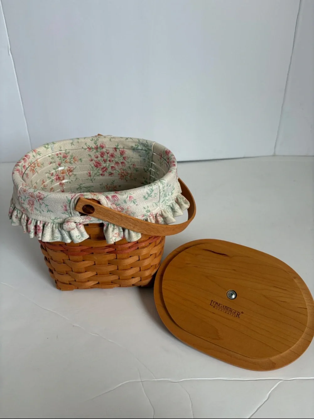 Longaberger 2001 Mother’s Day Vintage Blossoms Basket w plastic and floral liner